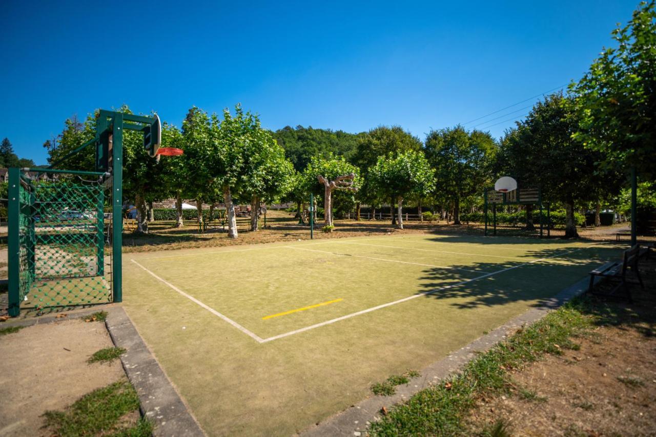 Camping Le Chateau Du Gibanel Saint-Martial-Entraygues Εξωτερικό φωτογραφία