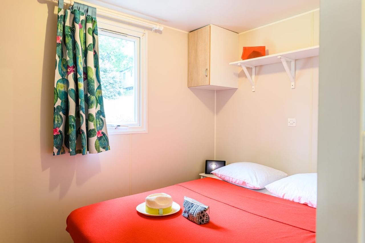 Camping Le Chateau Du Gibanel Saint-Martial-Entraygues Εξωτερικό φωτογραφία